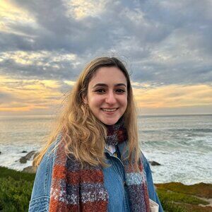 Meet your Posher, Maya